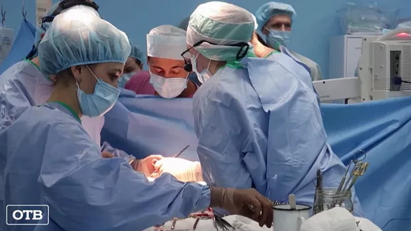 Операцию по имплантации ребенку системы вспомогательного кровообращения провели врачи областной больницы № 1