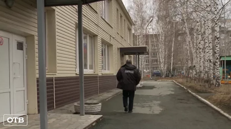 В Первоуральске мать не пустили к ребёнку в садик из-за маски