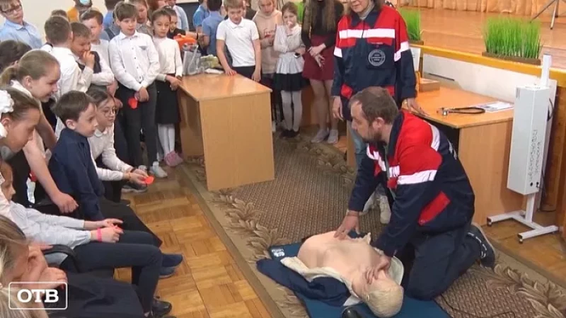 Праздник героев: на Урале отмечают День работников скорой помощи