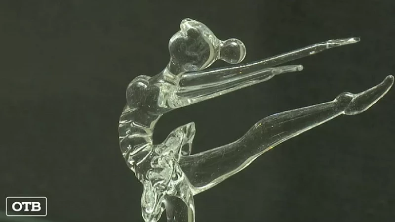 В Екатеринбурге открылась выставка уникального художника-стеклодува