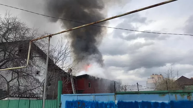 В Екатеринбурге потушили крупный пожар на Уралмаше