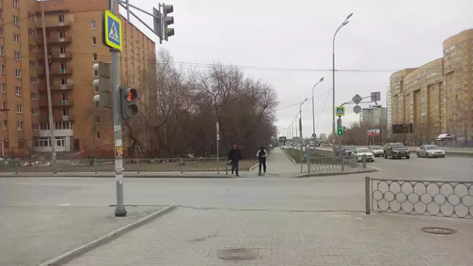 В Екатеринбурге ищут водителя, который сбил пешехода на Токарей