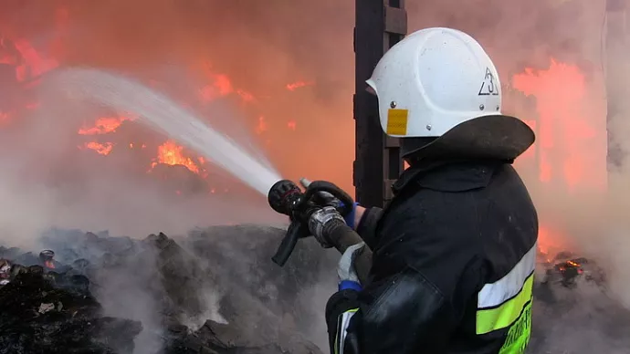 В селе под Нижним Тагилом ищут 5 детей после пожара