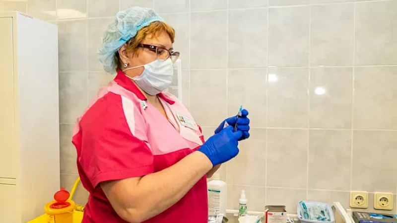168 тысяч свердловчан завершили вакцинацию от COVID-19