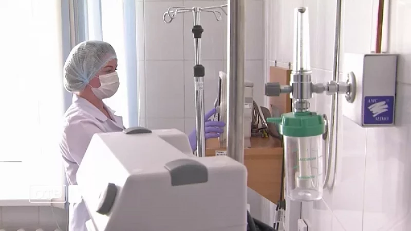 Свердловская медсестра поменяла кардиологию на «красную» зону