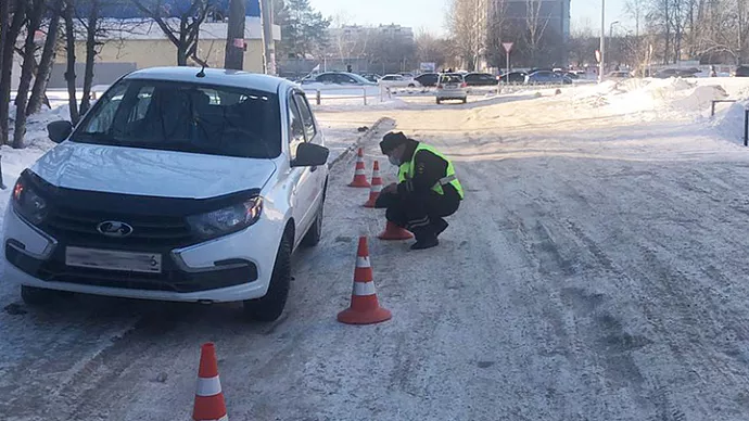 На юго-западе Екатеринбурга «Лада» сбила семилетнюю девочку