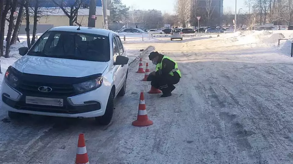 На юго-западе Екатеринбурга «Лада» сбила семилетнюю девочку