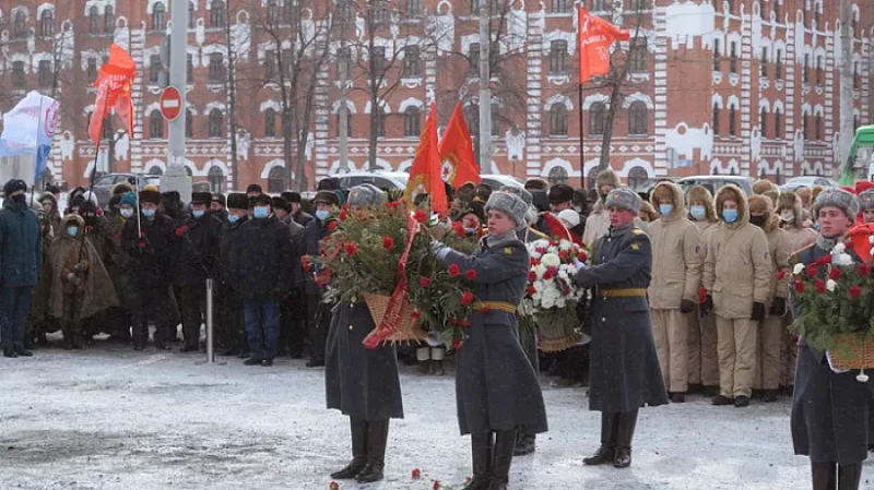 В Екатеринбурге почтили память воинов УДТК