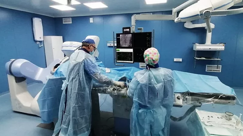 В Краснотурьинске провели первую операцию с новым ангиографом