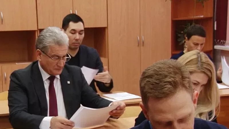 Свердловский министр напишет ЕГЭ вместе с родителями выпускников