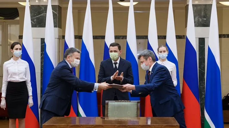 Свердловский кабмин заключил соглашение с СОСПП и профсоюзами