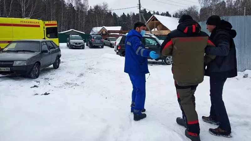 На льду озера Шарташ спасли рыбака с инфарктом