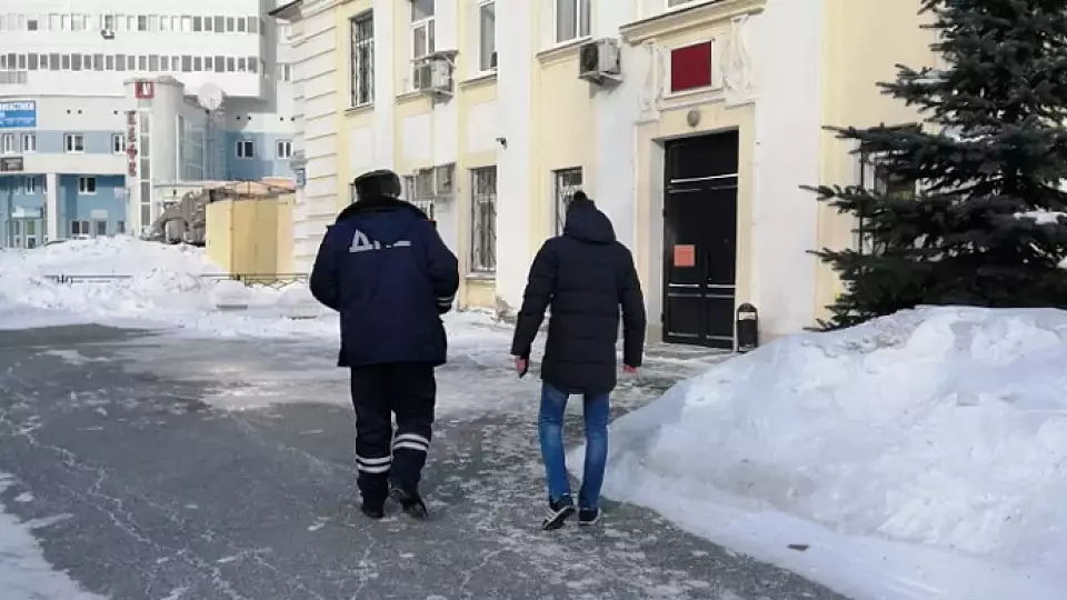 Арестован уралец, протащивший инспектора ДПС по дороге