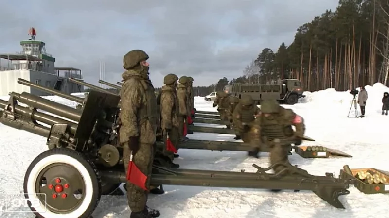 В Екатеринбурге 23 февраля прогремит праздничный салют