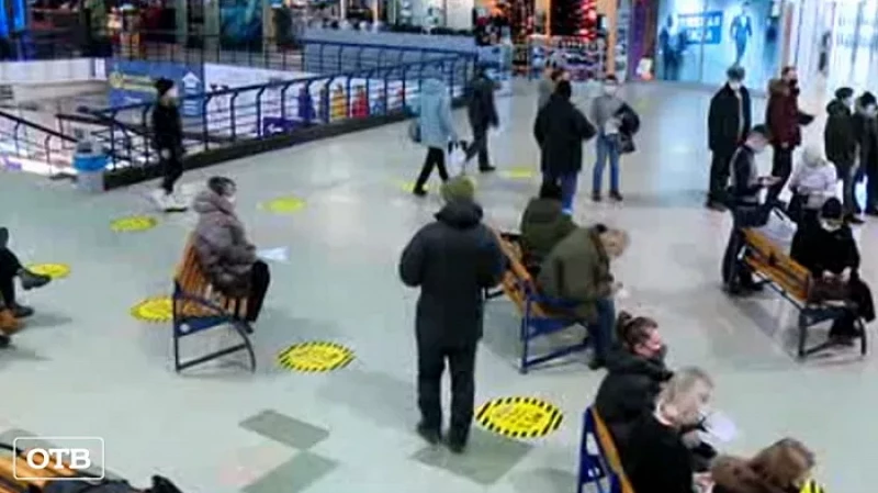 В Екатеринбурге открылся первый мобильный пункт вакцинации от COVID-19