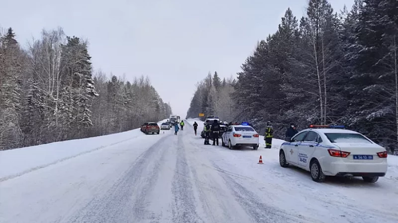 Два человека погибли в тройном ДТП под Нижним Тагилом