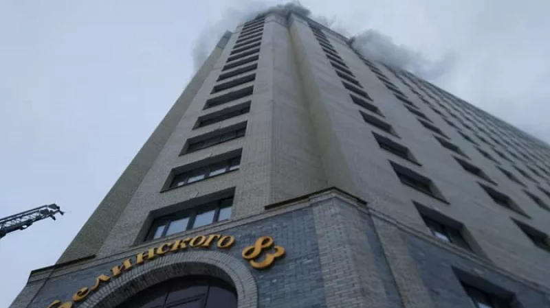 К пожару в офиснике на Белинского стянуты дополнительные силы