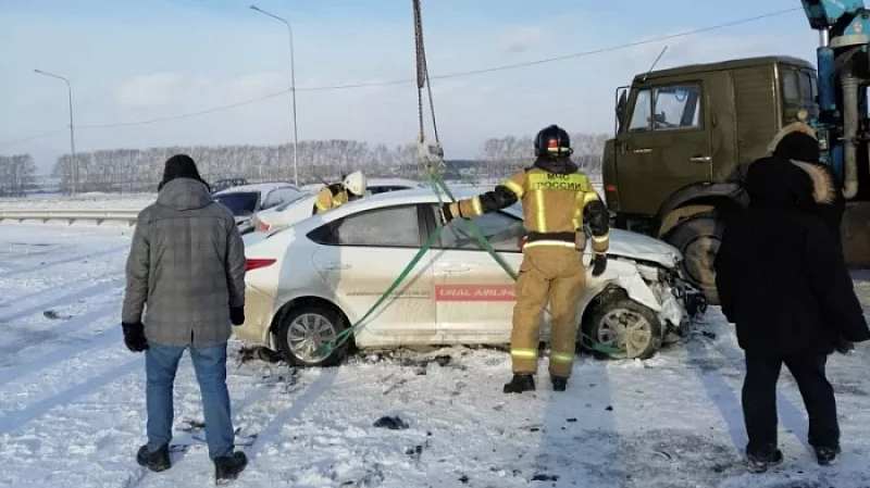 На Челябинском тракте после массового ДТП открыли пункт обогрева