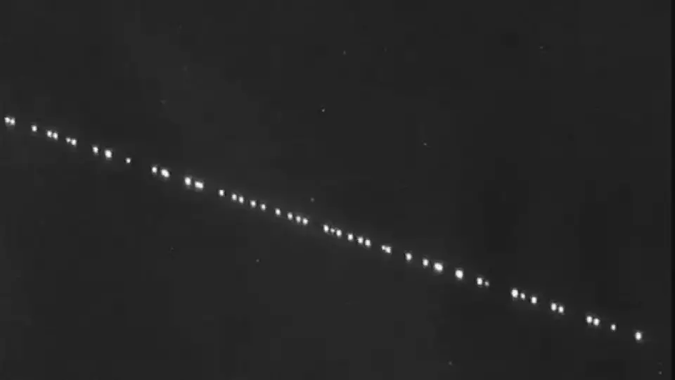 На орбиту отправилась 18-я цепочка из спутников Илона Маска