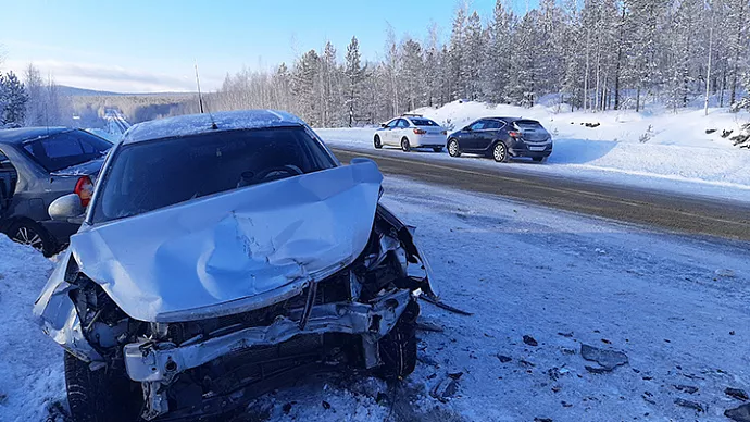 На трассе под Кировградом водитель «Хёндэ» погиб в ДТП в «Ниссаном»