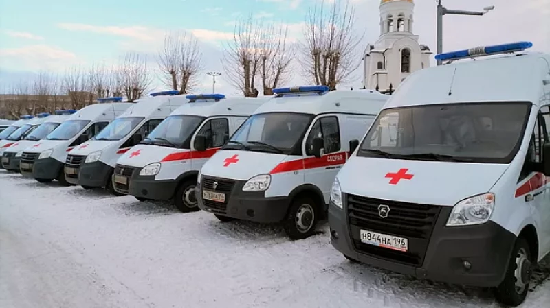 Три свердловских города получили 71 машину скорой помощи
