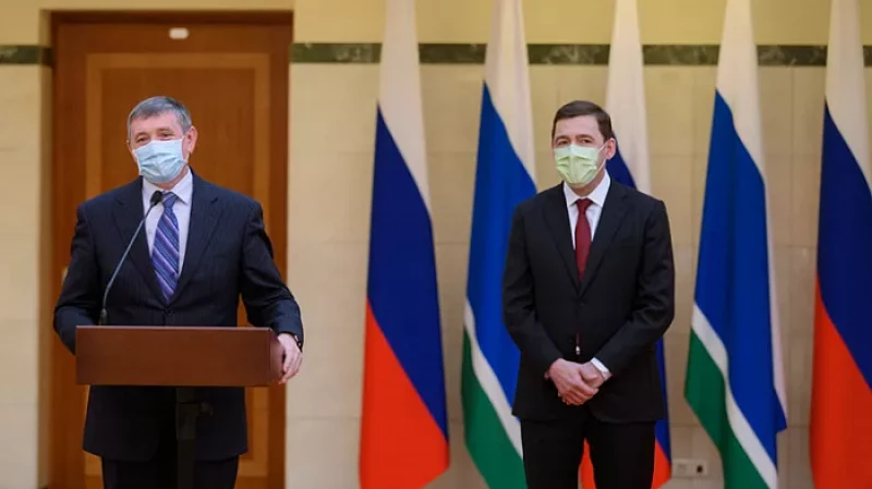 Евгений Куйвашев вручил премии преподавателям свердловских вузов