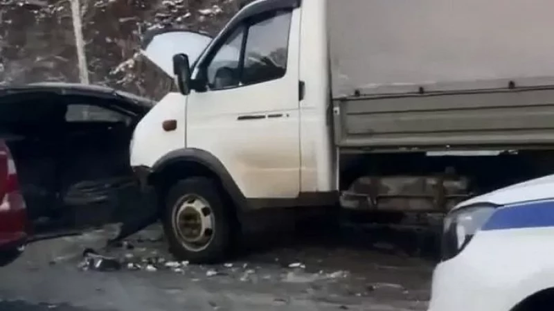 В Берёзовском женщина устроила ДТП с четырьмя автомобилями