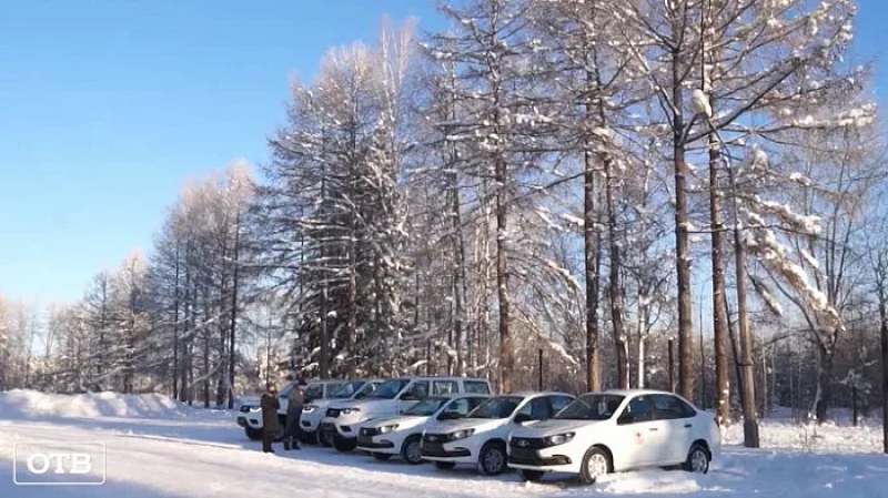 Свердловские больницы получили 140 машин повышенной проходимости