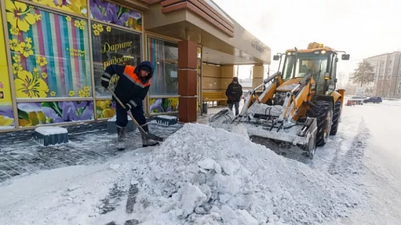 Из Екатеринбурга за день вывезли более 12 тысяч тонн снега