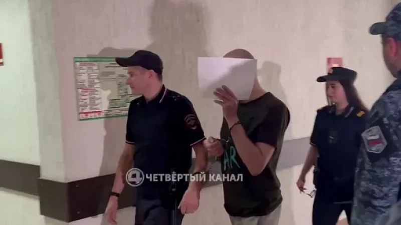 Мужчине, пригвоздившему бывшую возлюбленную к полу, дали 12 лет колонии