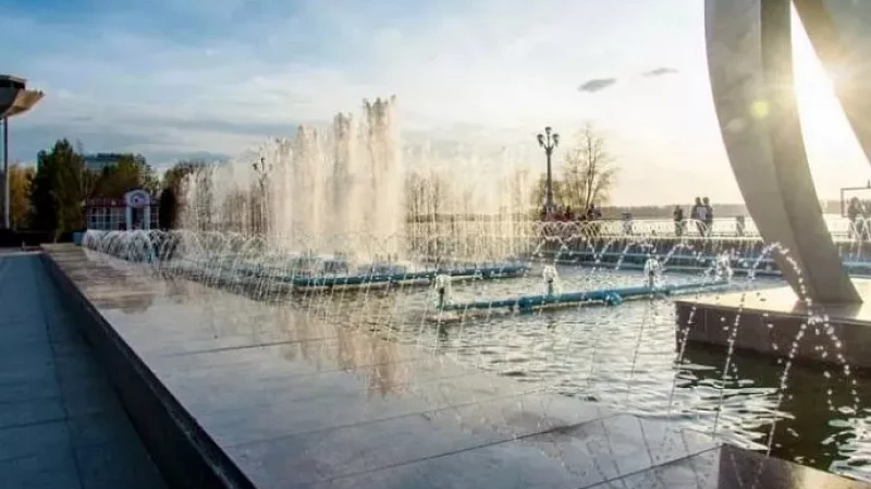 Врач рассказала, какие болезни можно подхватить в фонтане во время купания