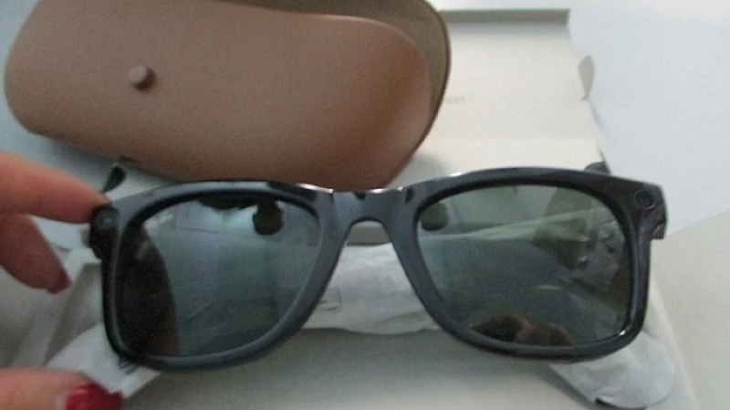 Очки-шпионы перехватили уральские таможенники