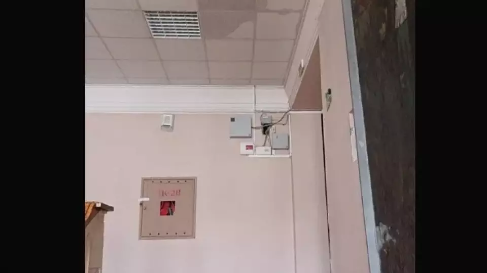 Сотрудники Дома офицеров ЦВО жалуются на аварийное состояние здания