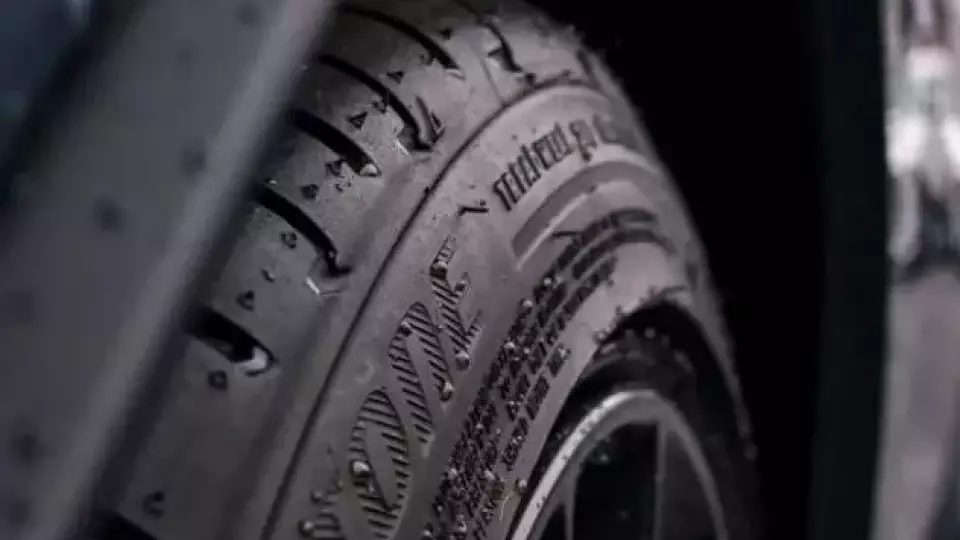 Директор школы в Чапаевске спасла водителя, потерявшего сознание