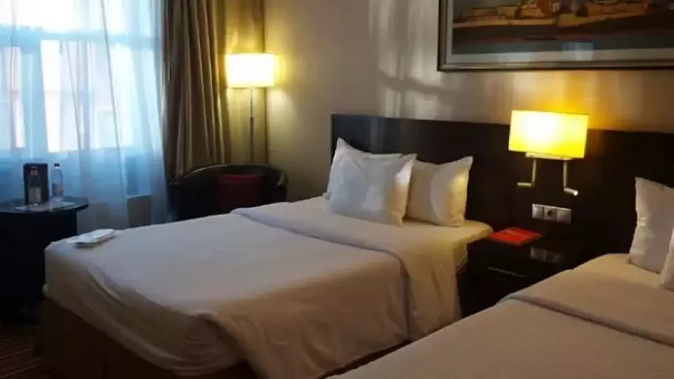 Тюменские туристы выиграли суд против туроператора из-за отравления в Турции