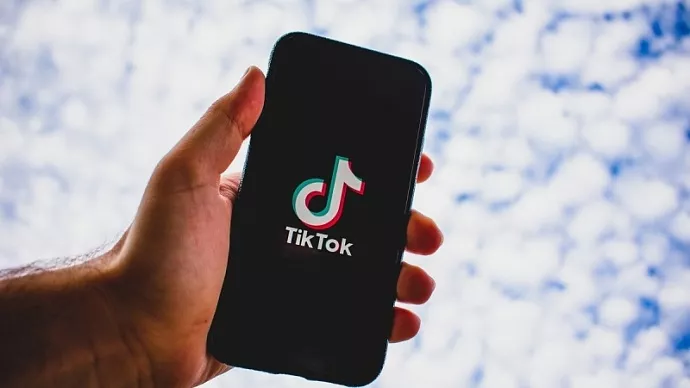 TikTok отказался от показа в рекомендациях контента государственных СМИ