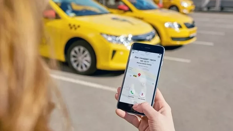 В Екатеринбурге цены на такси упадут благодаря приложению Яндекса «Транспорт»