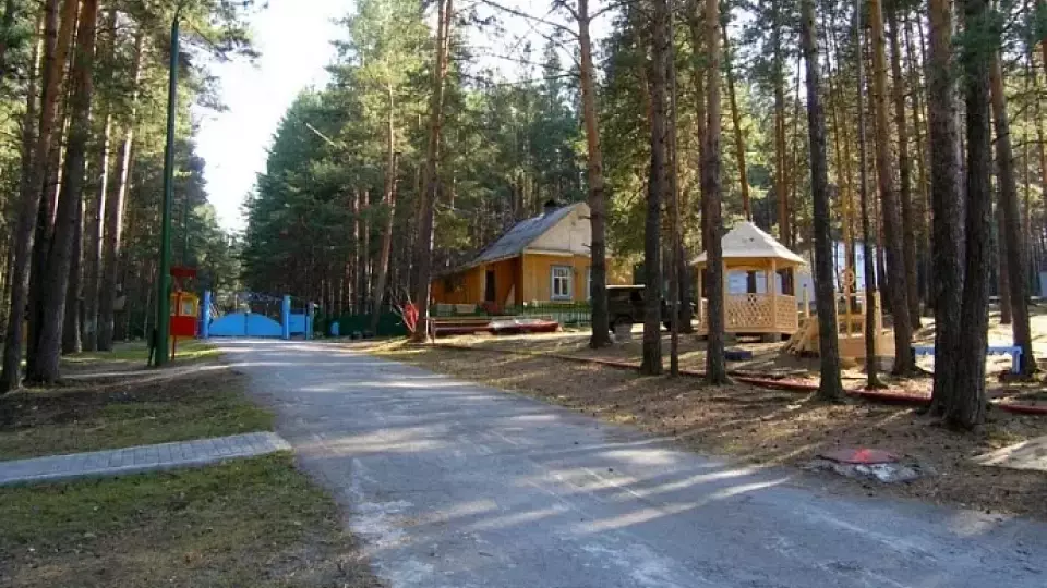 Более 200 тыс. юных уральцев проведут лето в оздоровительных лагерях и санаториях