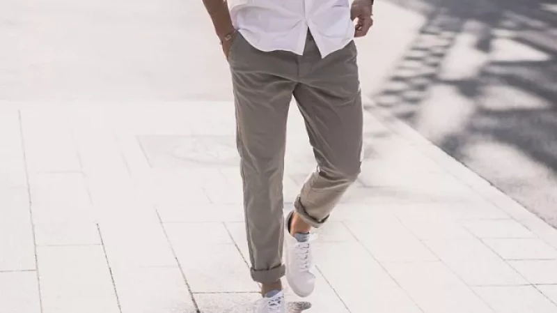 В Краснотурьинской колонии начали шить модные мужские брюки