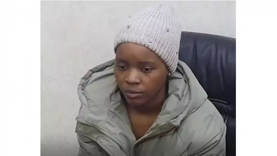 Африканская студентка получила условный срок за танец у мемориала в Югре