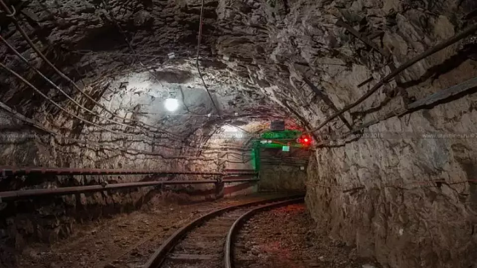 В Свердловской области из-под завалов в шахте спасли горняка