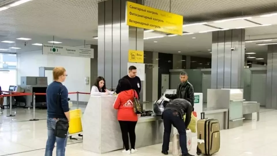 В аэропорту Кольцово меняется схема прохождения таможенного контроля