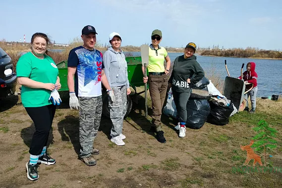 В Каменске-Уральском экопатруль провел уборку на летнем пляже Силикатный