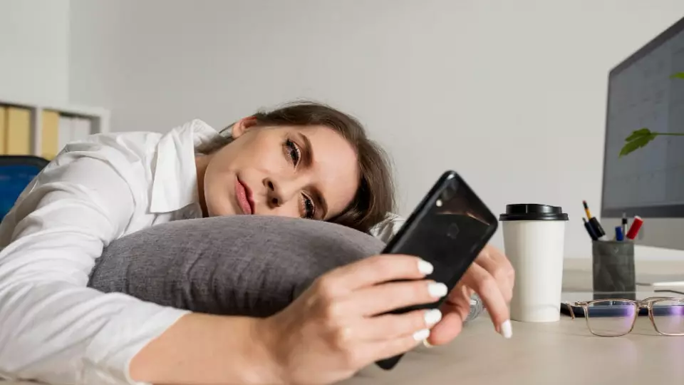 Мощный информационный поток приводит к биполярным расстройствам у молодежи