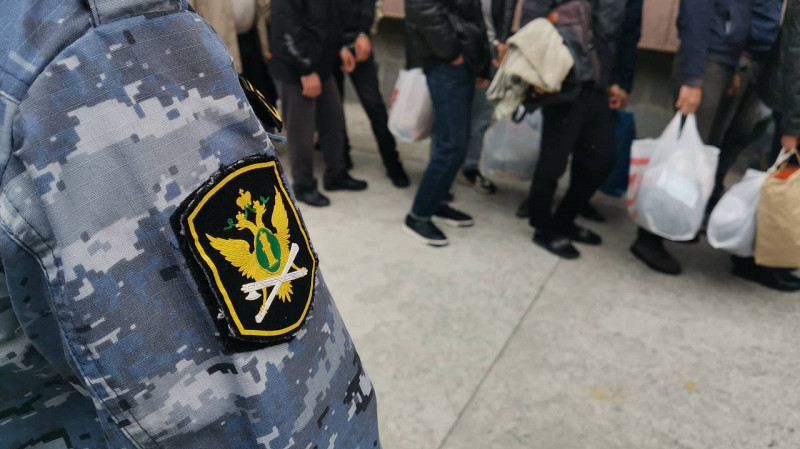 За полгода из Свердловской области выдворили более 1,6 тыс. мигрантов