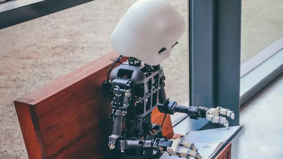 Российские ученые первыми в мире научили ИИ адаптироваться к новым действиям