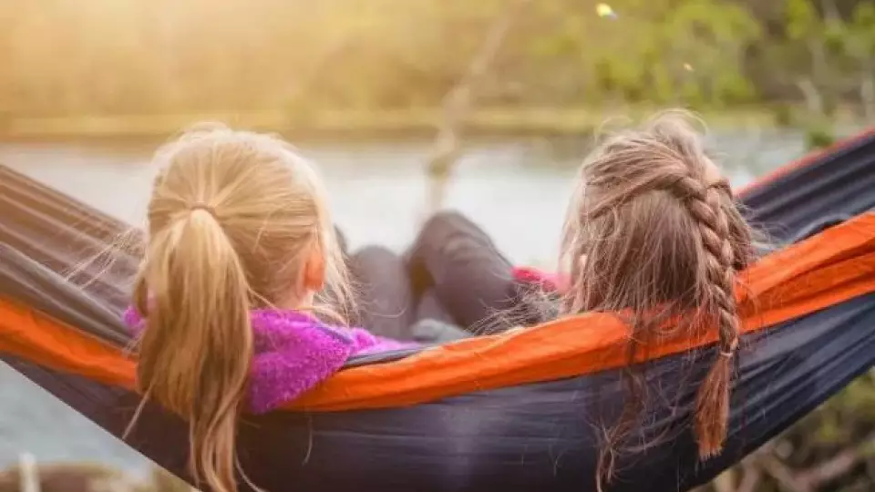 Эксперт рассказал, как избежать бездетного будущего России