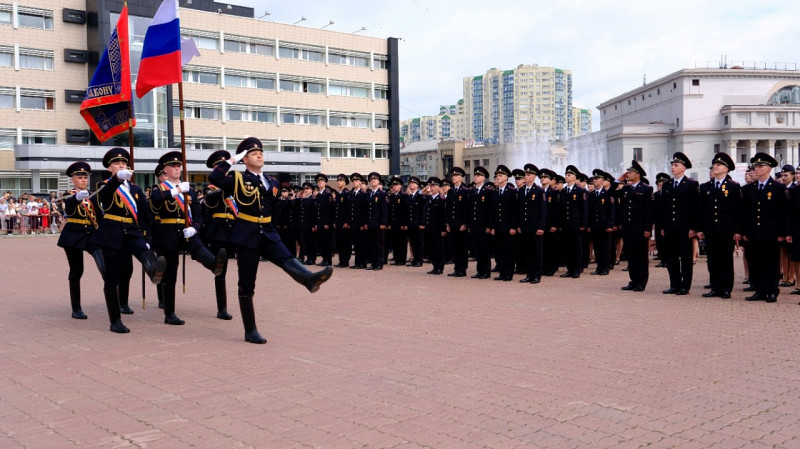 В Свердловской области 166 силовиков получили дипломы юристов МВД