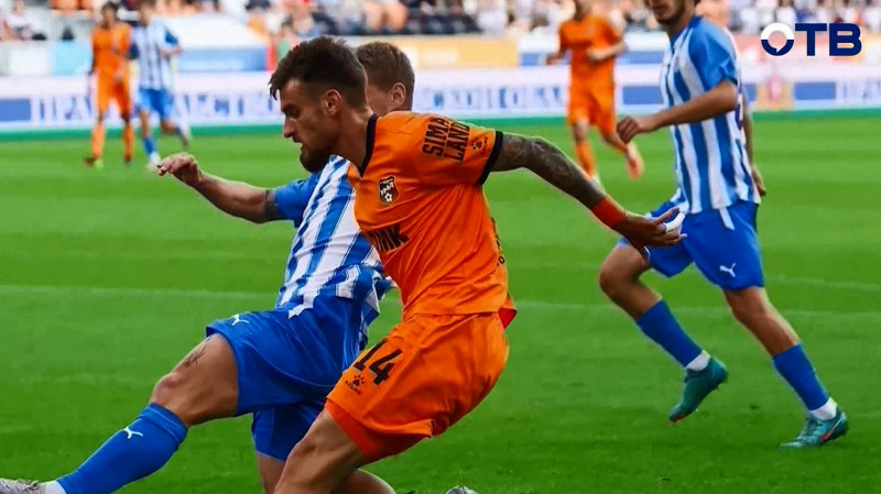 Футболисты «Урала» не смогли забить мячи в ворота саратовского «Сокола»