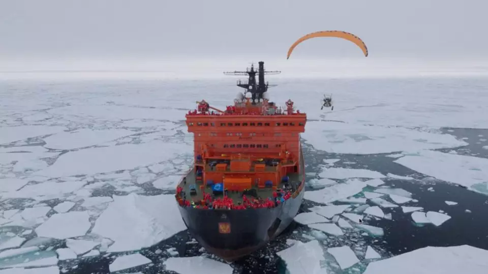 Школьники из 28 регионов России и 10 стран отправятся в Арктическую экспедицию